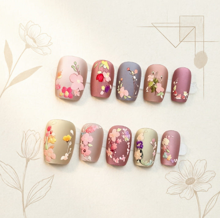 Kunstnail-Design mit Floralen Motiven Brehn
