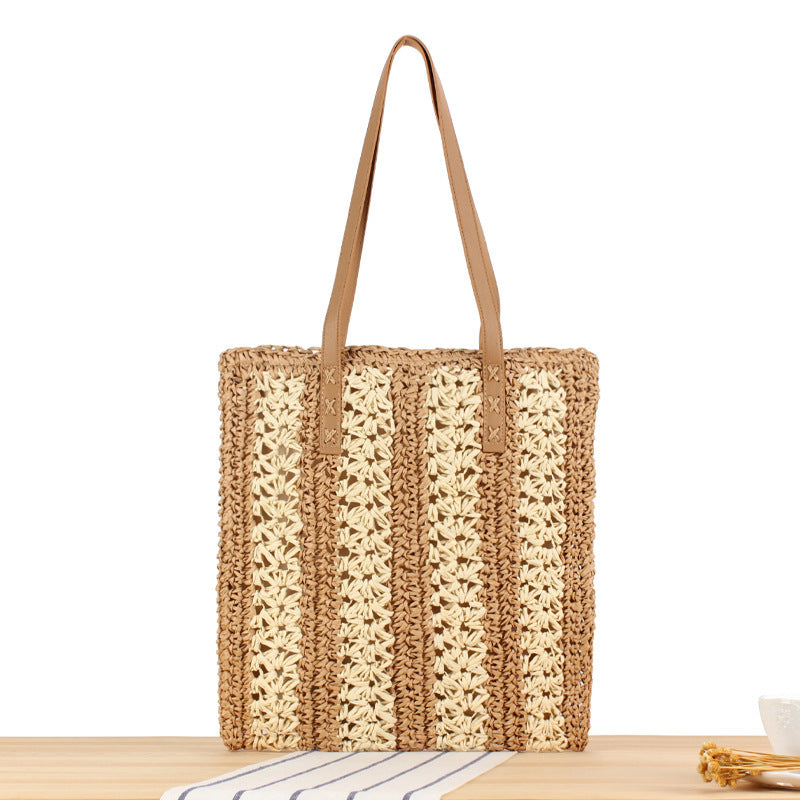 Strandtasche Aus Geflochtenem Naturmaterial mit Robusten Ledergriffen Brehn