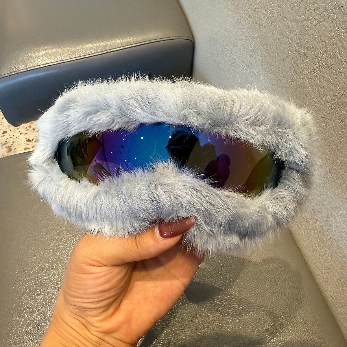 Damen Sportliche Skibrille mit luxuriösem Plüschrand Brehn