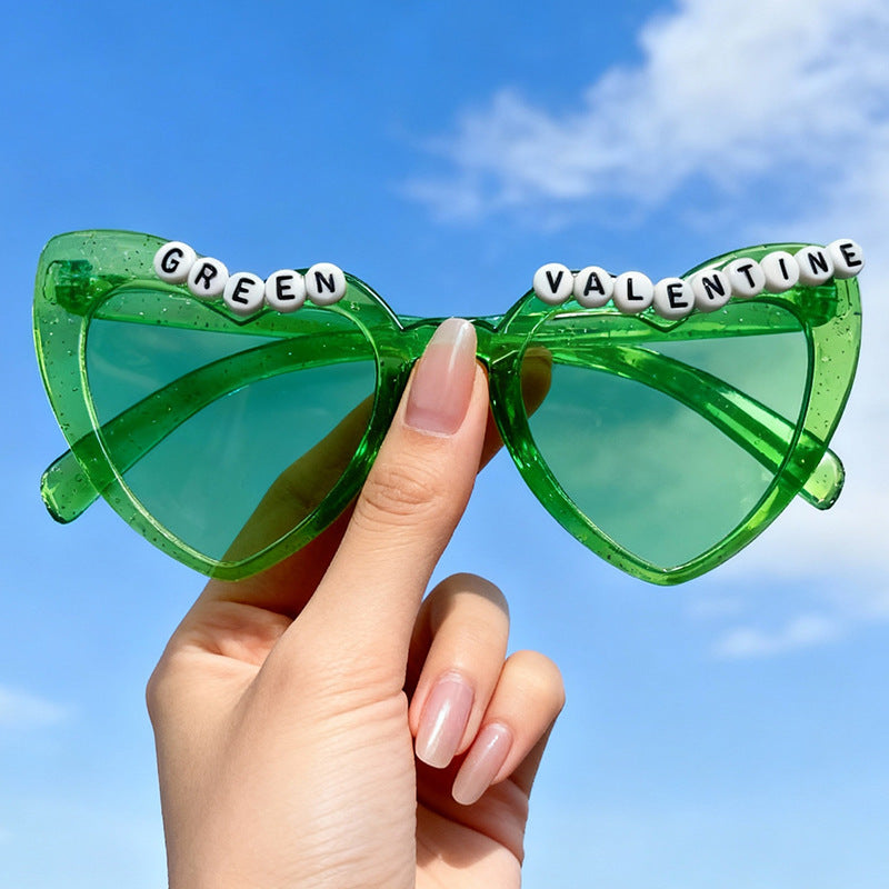 Verspielte Katzenaugen-Sonnenbrille mit Perlenakzenten Brehn