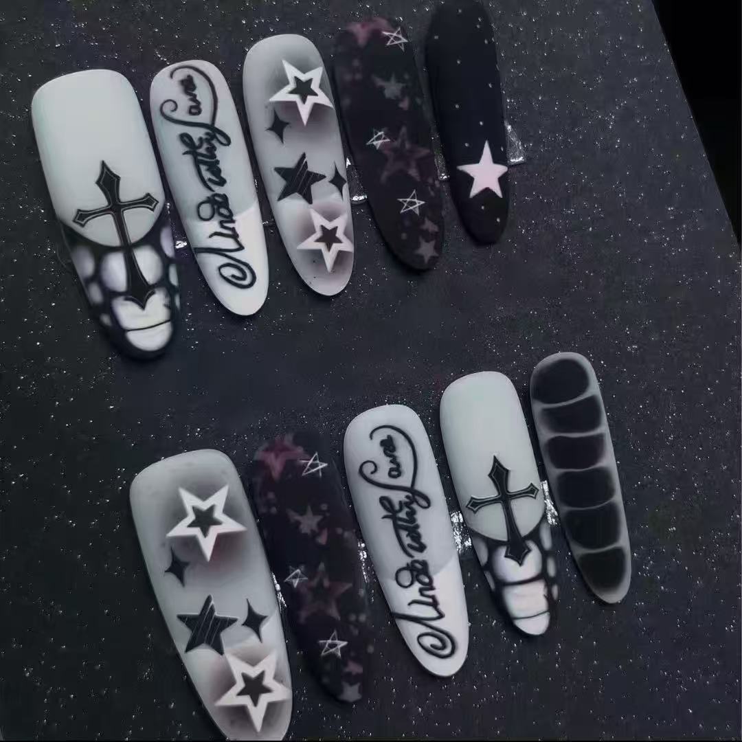 Trendiges Gothic Nagel Kunst Set Brehn