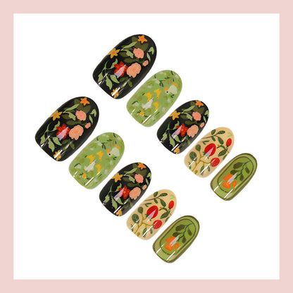 Kunstnagelset mit floralen Motiven und Glitzerakzenten Brehn