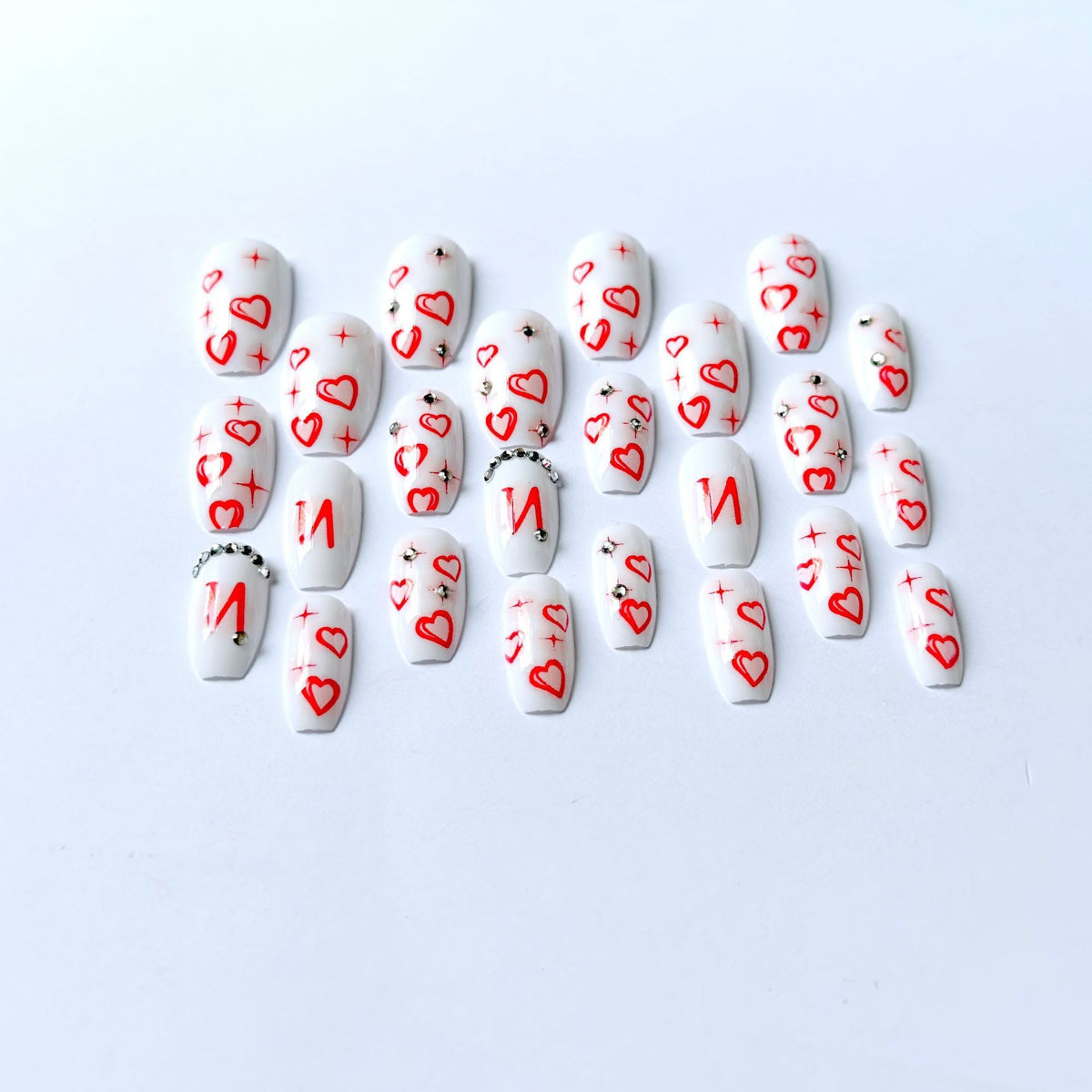 Künstlerisches Herz und Edelstein Nagelkunst Set