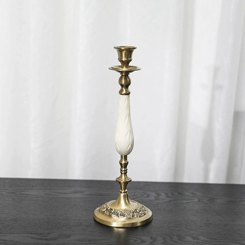 Eleganter dekorativer Kerzenhalter