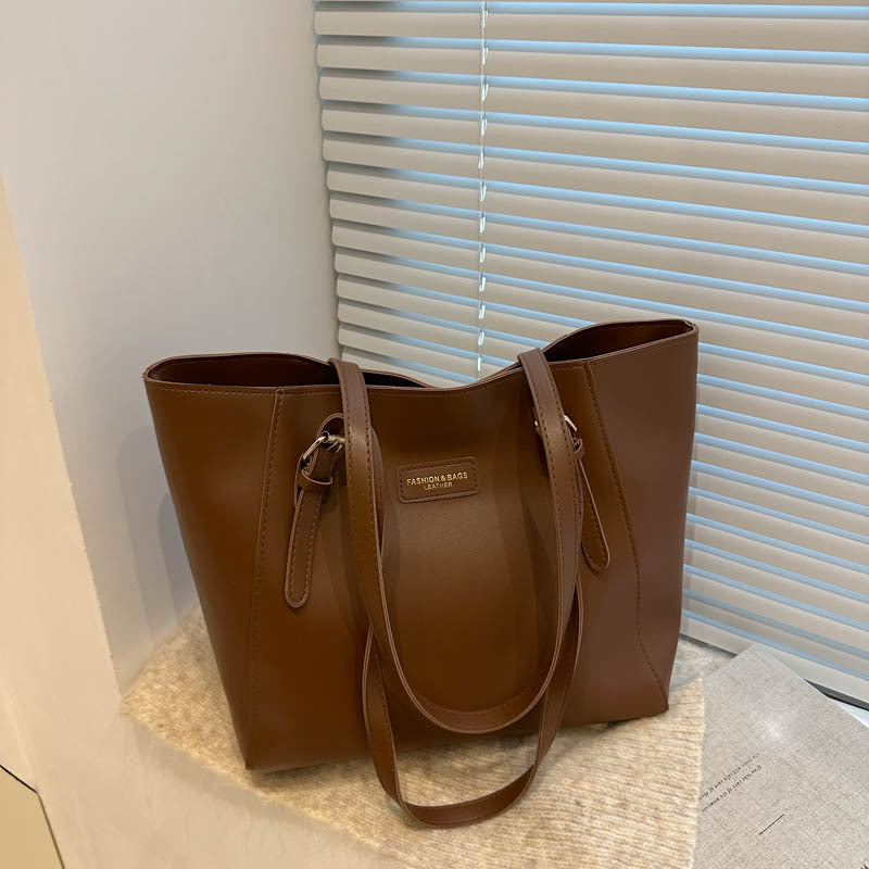 Elegante Kunstleder Tote Bag mit Schal-Detail