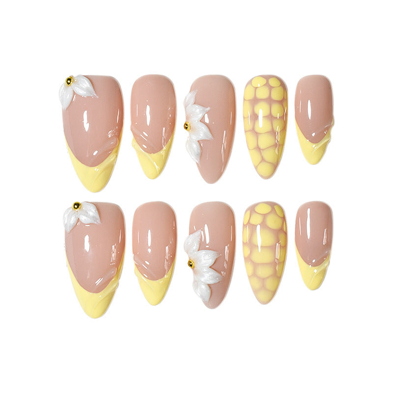 Künstlerisch von Blumen inspirierte Nagelverlängerungen Brehn