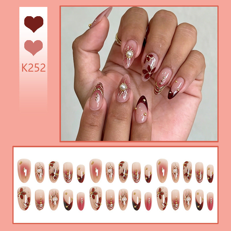 Elegante Kunstnagel-Kollektion mit Glitzermotiven Brehn