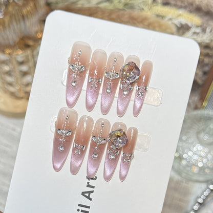 Dekorative, mit Strass veredelte Stiletto Press-On Nägel Brehn