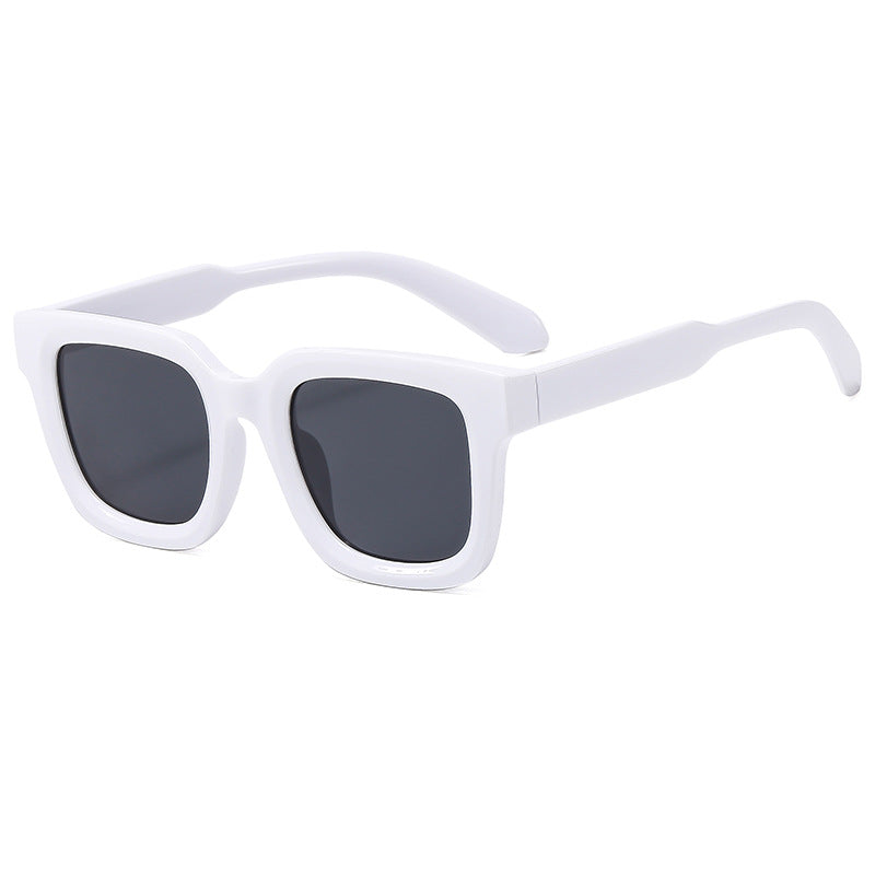 Damen modische Sonnenbrille im auffälligen Design Brehn