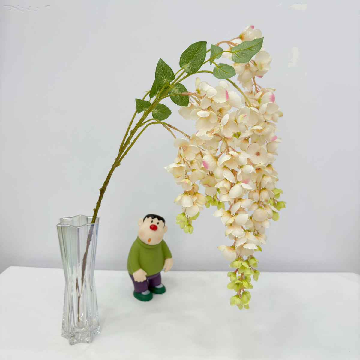 Elegante hängende Blumenarrangement