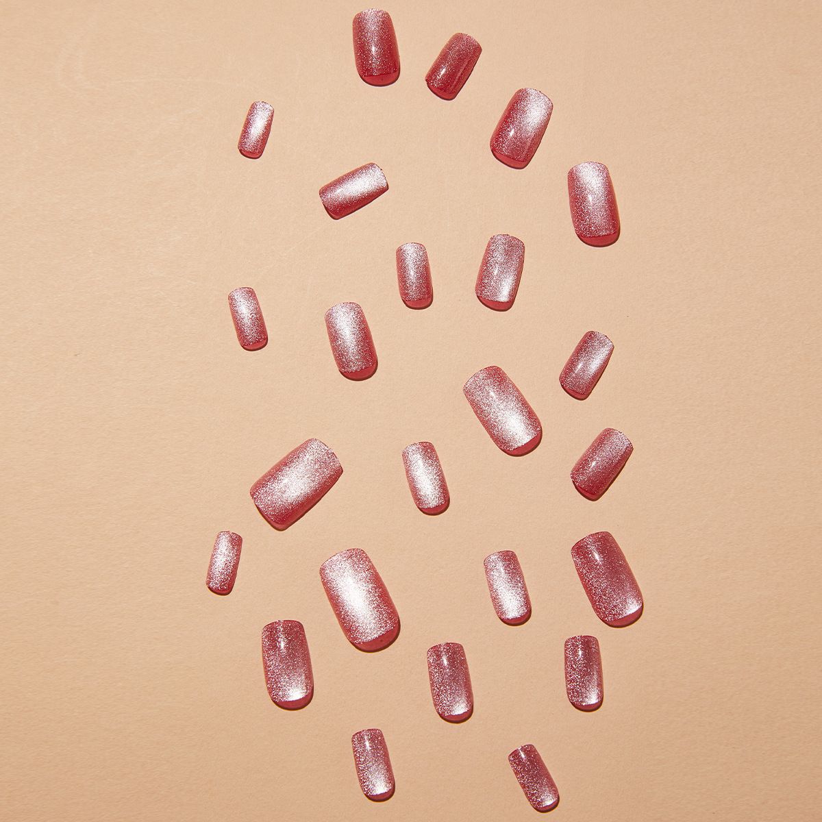 Glänzendes Press-On Nail Set Brehn