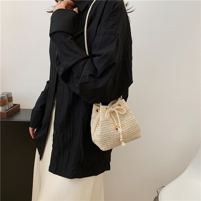 Bohemian-inspirierte gewebte Mini-Zugbandtasche Brehn