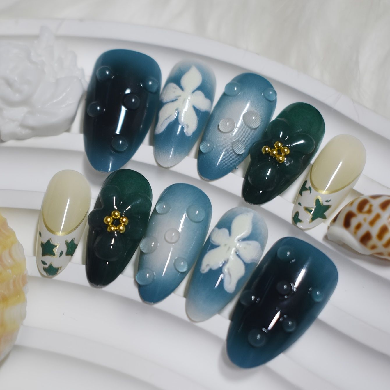Künstlerisches Gel-Nagelkunst-Design Brehn