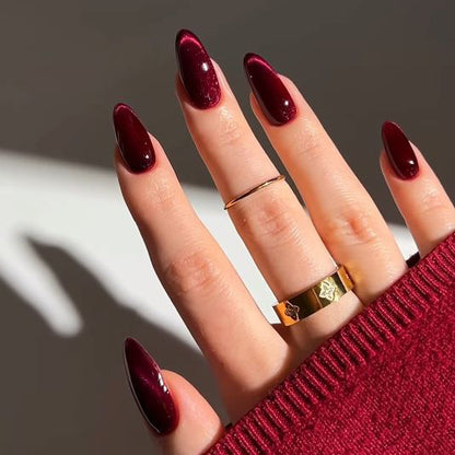 Premium Glänzende Stiletto-Nagelverzierungen Brehn