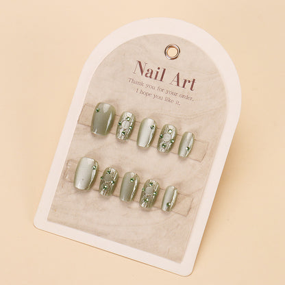Thematische Nagelkunst Press-On Nägel mit süßen Charakter- und Schleifendesigns Brehn
