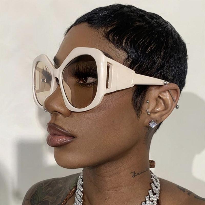 Damen oversized Sonnenbrille mit futuristischem Design Brehn