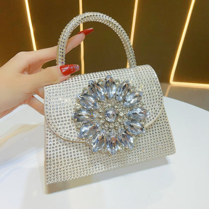 Glamouröse mit Strass besetzte Abend-Handtasche