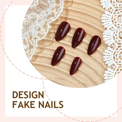 Kunstnagelset mit eleganten spitzen Akzenten Brehn