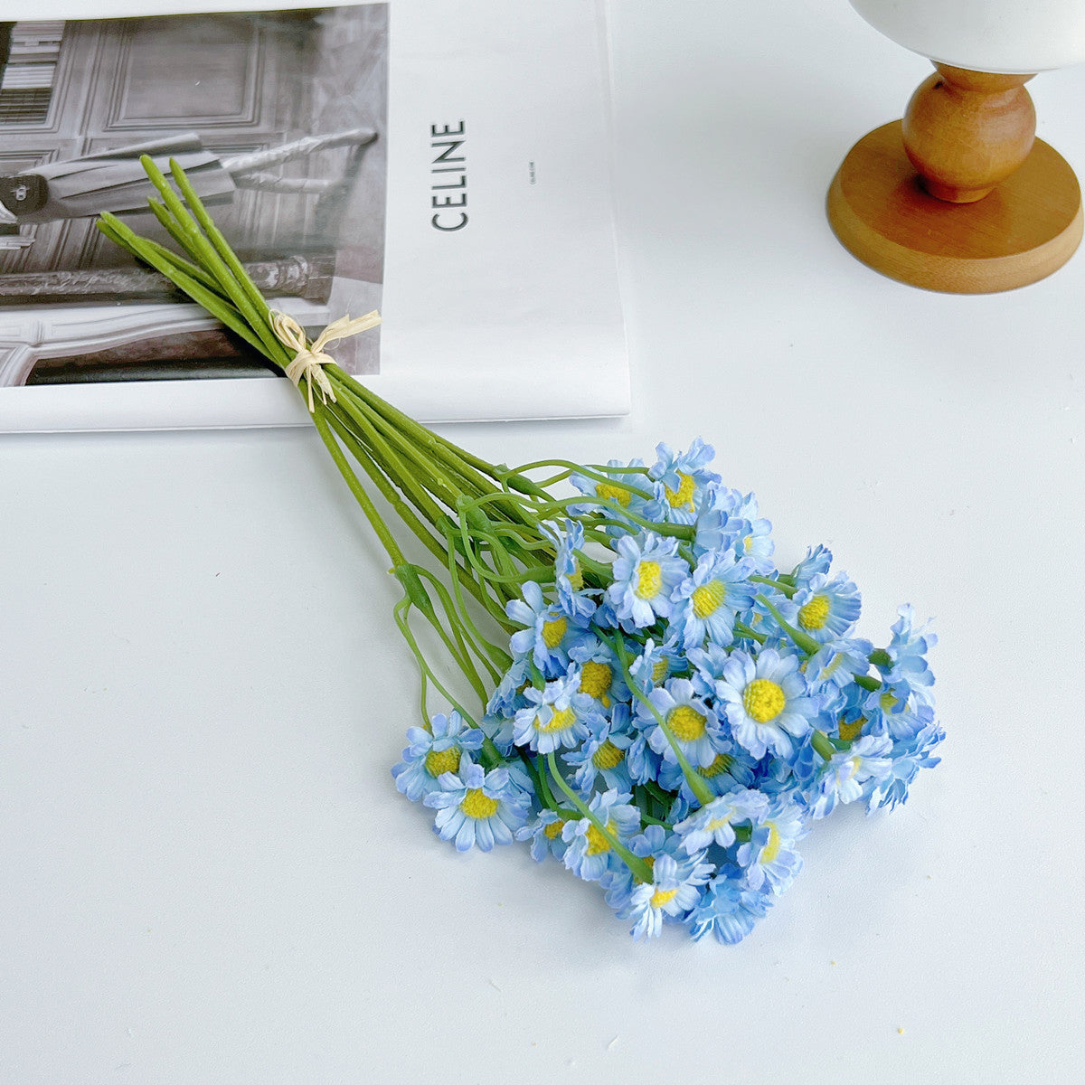 Realistische Gänseblümchen Blumenstrauß