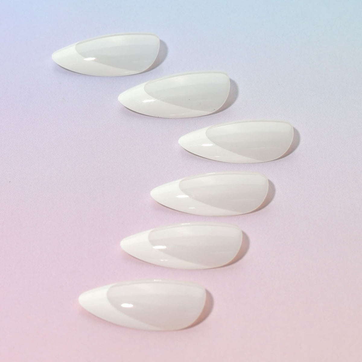 Lange Stiletto-Nagelverlängerungen