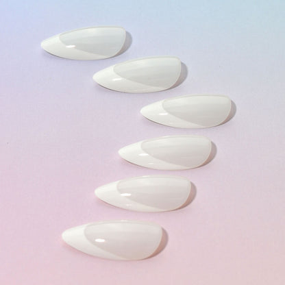 Lange Stiletto-Nagelverlängerungen