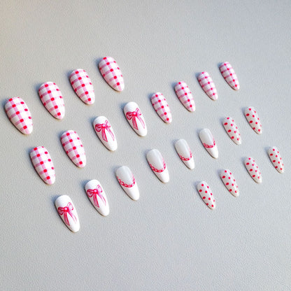 Kreatives, mit einer Schleife verziertes Acryl-Nagelkunst-Set