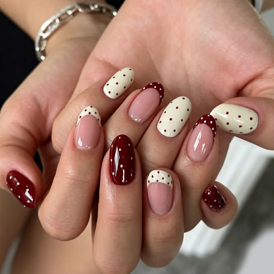 Kunstnagelset mit festlichen Punkte- und Farbverlauf-Designs Brehn