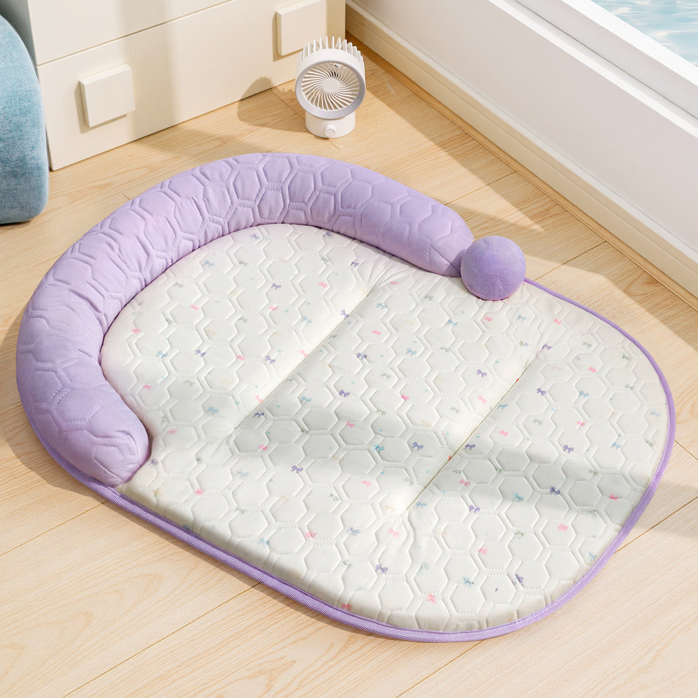 Unisex nan gepolsterte Babyspielmatte mit erhöhtem Kopfstützenrand und rutschfester Unterseite Brehn
