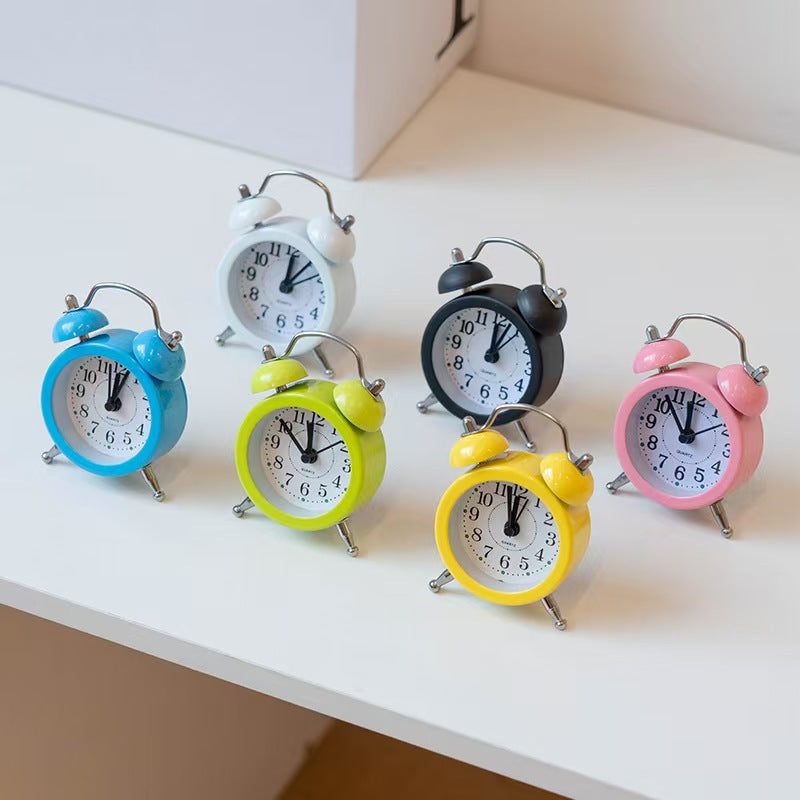 Klassischer Tischwecker Im Bunten Retro-Design Brehn