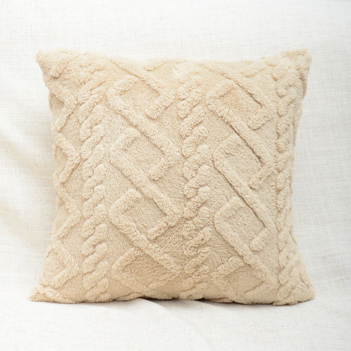 Plüschstrukturierter Sherpa quadratischer Wurfpillowbezug mit geometrischem Tufting