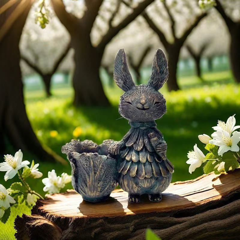 Adorable Hasenfigur mit Salatpflanzer Brehn