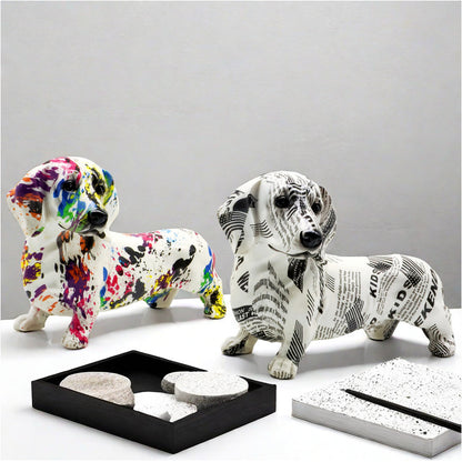 Bunte Dekofigur eines Dachshunds Brehn