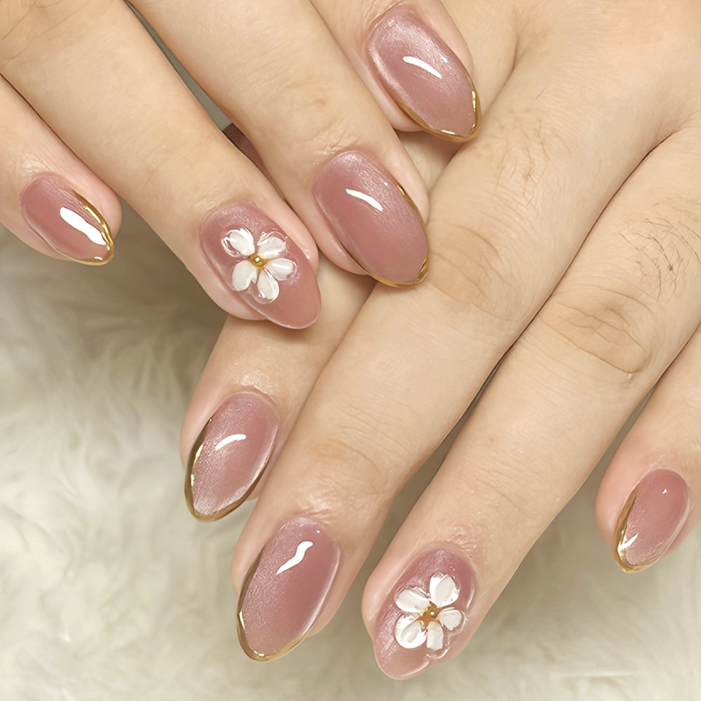 Blumenverzierte Gel-Nagelkunst Brehn