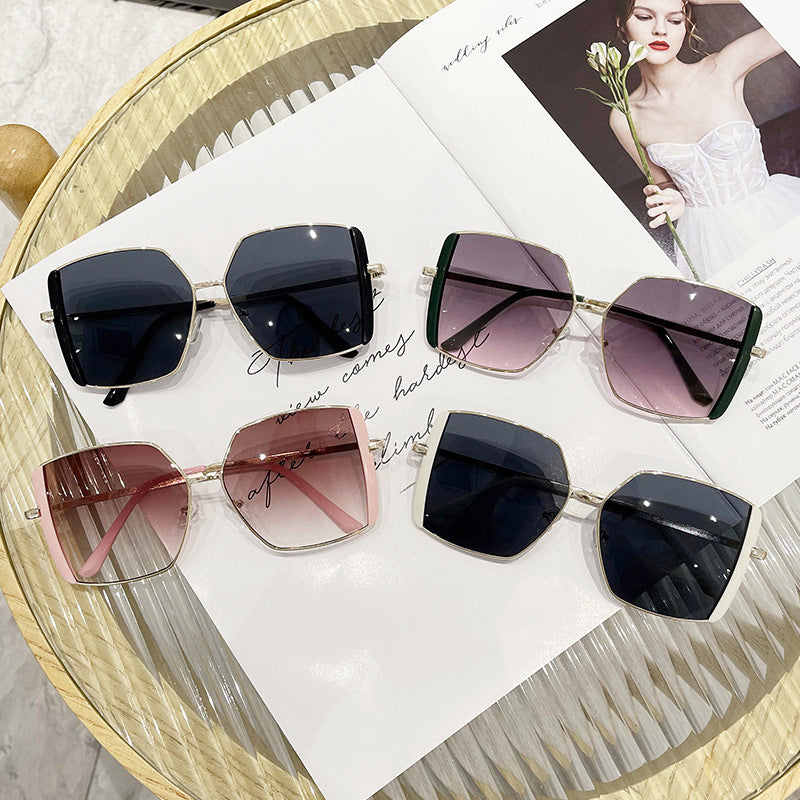 Damen Geometrische Sonnenbrille mit luxuriösem Metallrahmen Brehn