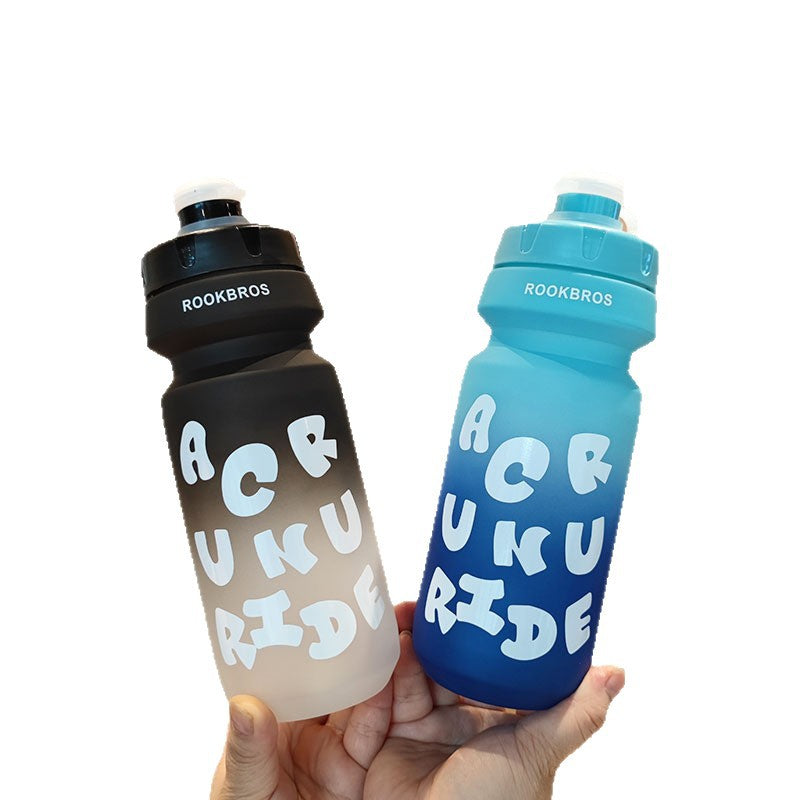 Damen Sportliche Trinkflasche mit flexibler Auslaufschutz-Technologie Brehn