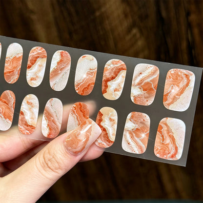 Künstlerische Aquarell-Nagelwickel