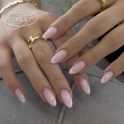Elegante Stiletto Press-On Nägel mit glänzender Oberfläche Brehn
