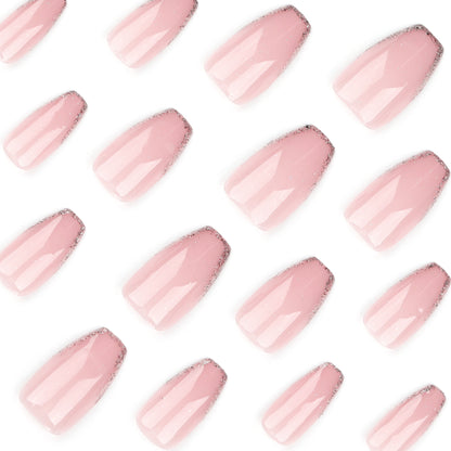 Kunstvolle Nagelverlängerungen mit elegantem Glitzer-Finish Brehn