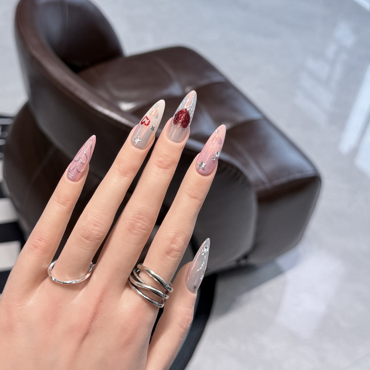 Elegantes Dekoratives Stiletto Press-On Nagelkunst Set Brehn