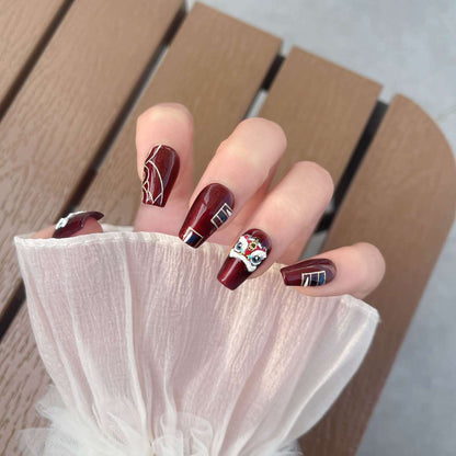 Künstlerisches dekoratives Press-On-Nagelkunst-Set