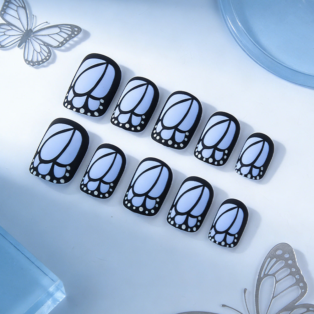 Künstlerisches Floral-Nageldesign Brehn