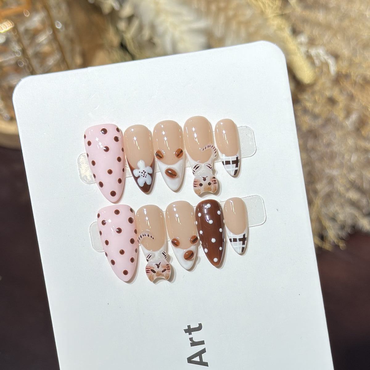 Verspieltes thematisches Press-On Nagelkunstset Brehn