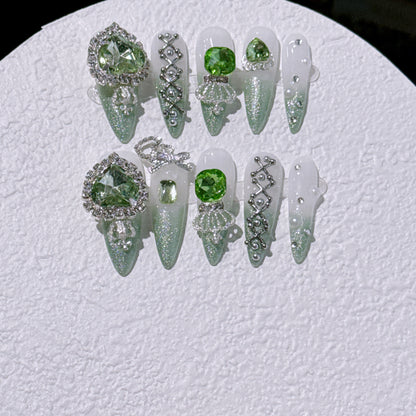 Glamouröse Nagelkunst Verlängerungen