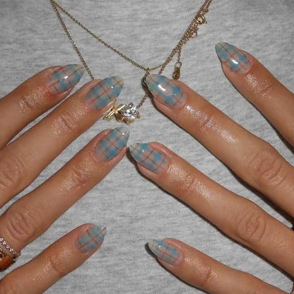 Stylisches Gel Nagelkunst