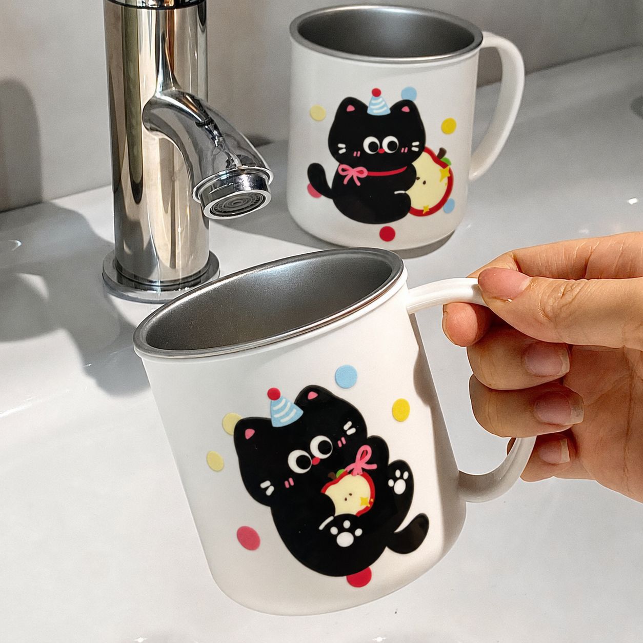 Keramiktasse mit Verspieltem Tiermotiv Brehn