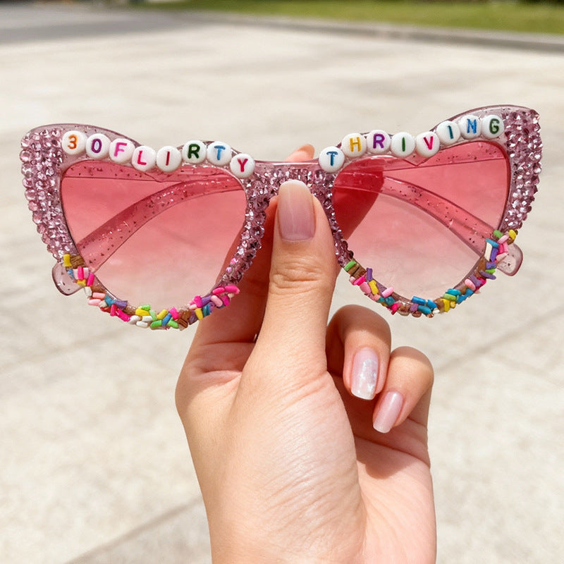 Dekorative Katzenaugen-Sonnenbrille mit Rhinestones Brehn
