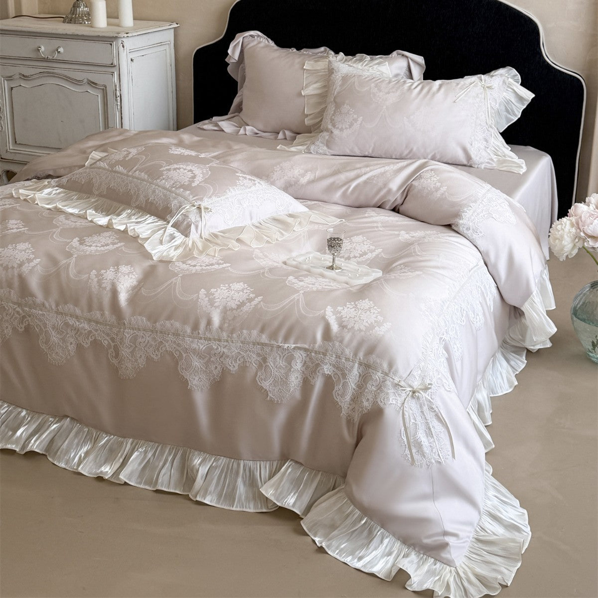 Spitzenbesatz Satin-ähnliches Rüschende Bettbezug Set mit eingewebtem Medaillon Jacquard