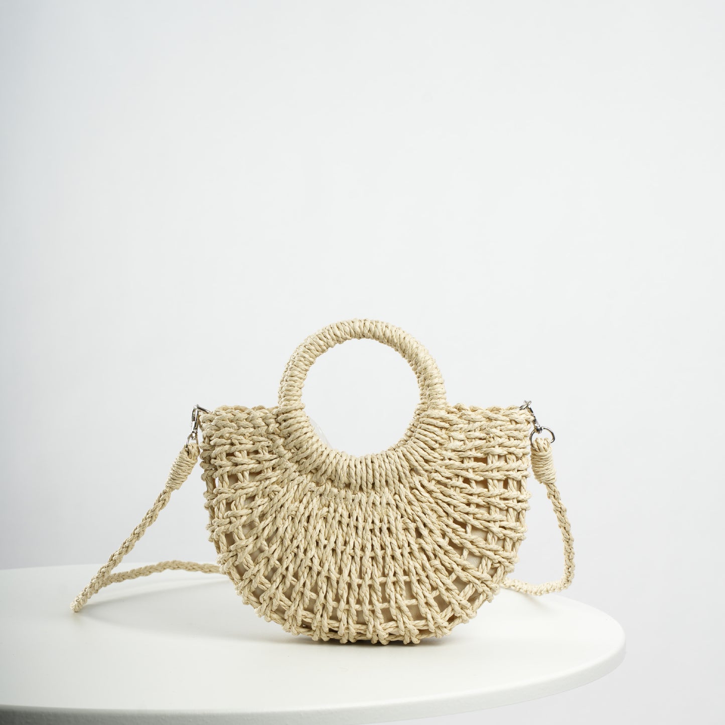 Runder Bast-Handtasche mit Strukturiertem Design Brehn