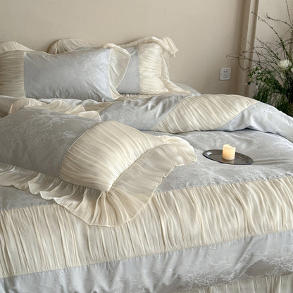 Luxuriöses Bettwäscheset mit Rüschen, Plissee und Jacquard-Satin