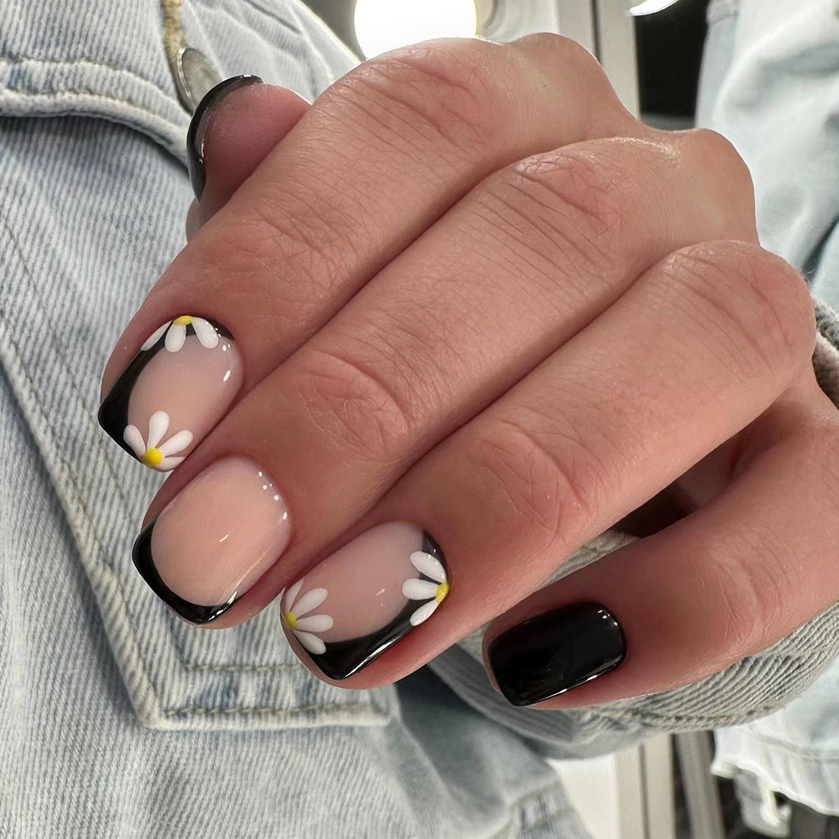 Elegante und kreative Nail Art Brehn